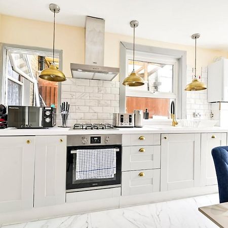 Cozy 3 Bed Home In London, Free Parking, Sleeps 8! Екстер'єр фото