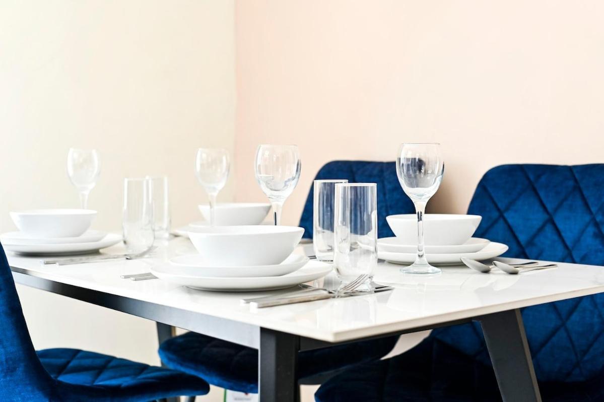 Cozy 3 Bed Home In London, Free Parking, Sleeps 8! Екстер'єр фото